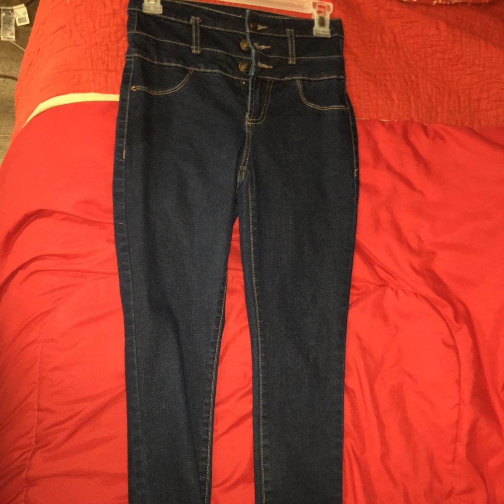 High waisted jeans